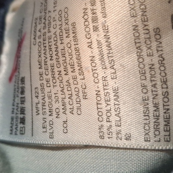 Signature Levi Strauss & Company Women's Stylish Blue Denim Distressed Jeans - Picture 11 of 11